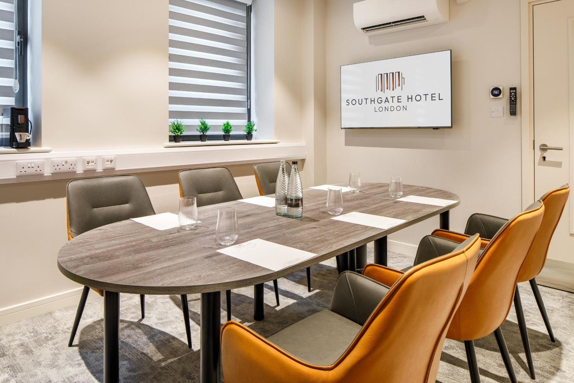 Southgate Hotel London East Barnet Bagian luar foto