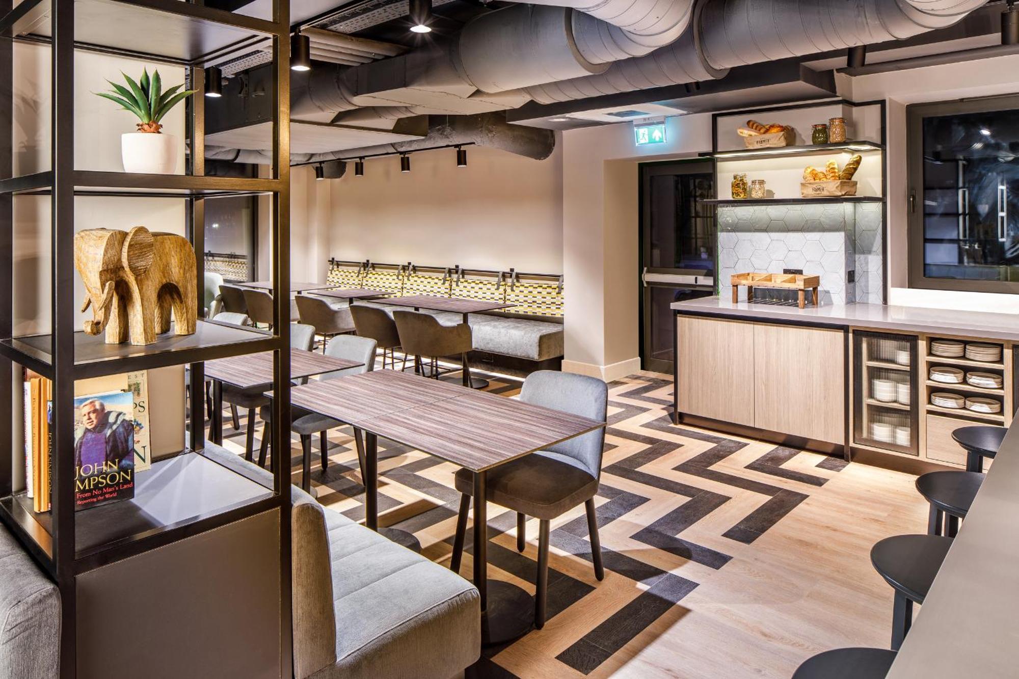 Southgate Hotel London East Barnet Bagian luar foto