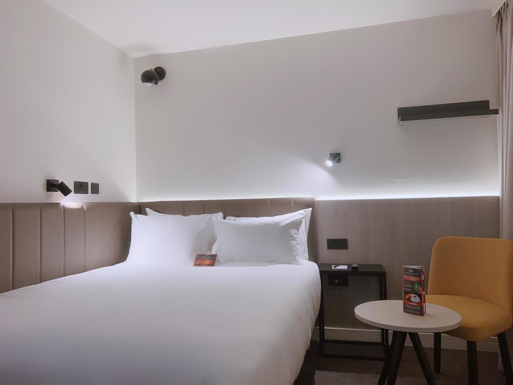 Southgate Hotel London East Barnet Bagian luar foto